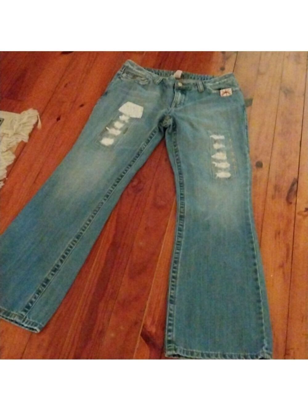 American Ray Cie Women Bell Bottom Patch Disrtress Jeans Size 11